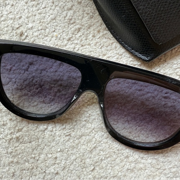 Celine CL40011S 40011 01B Sunglasses Authentic 58 mm Studded Black Gradient Nice - Picture 8 of 16